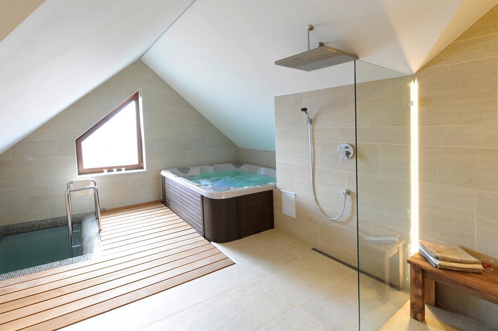 Ranc Milovice Hotel Milovice  ภายนอก รูปภาพ