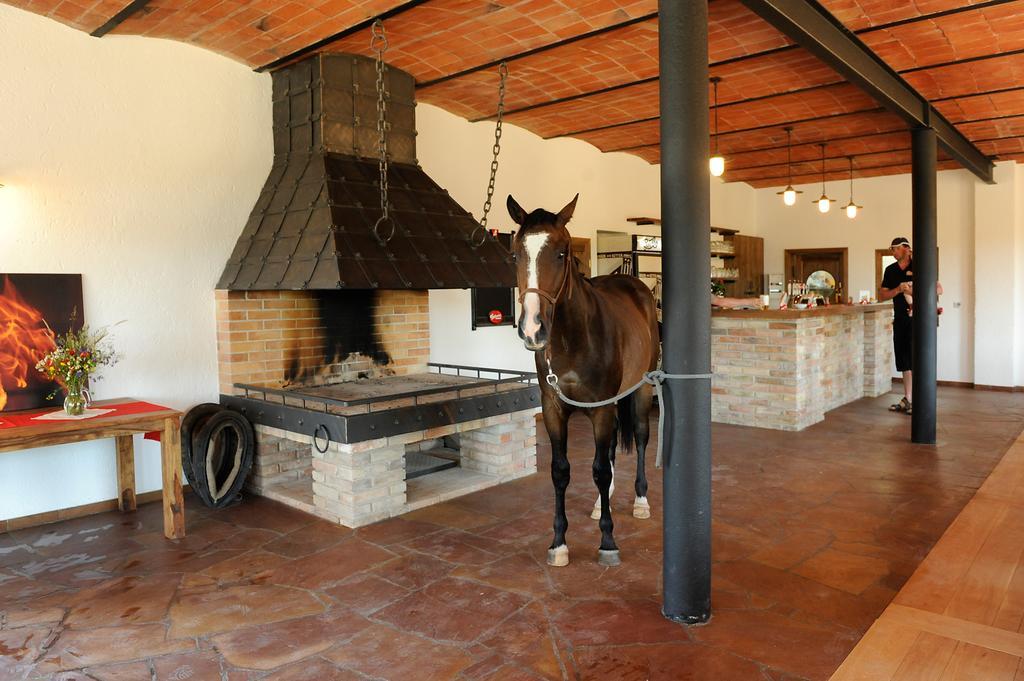 Ranc Milovice Hotel Milovice  ภายนอก รูปภาพ